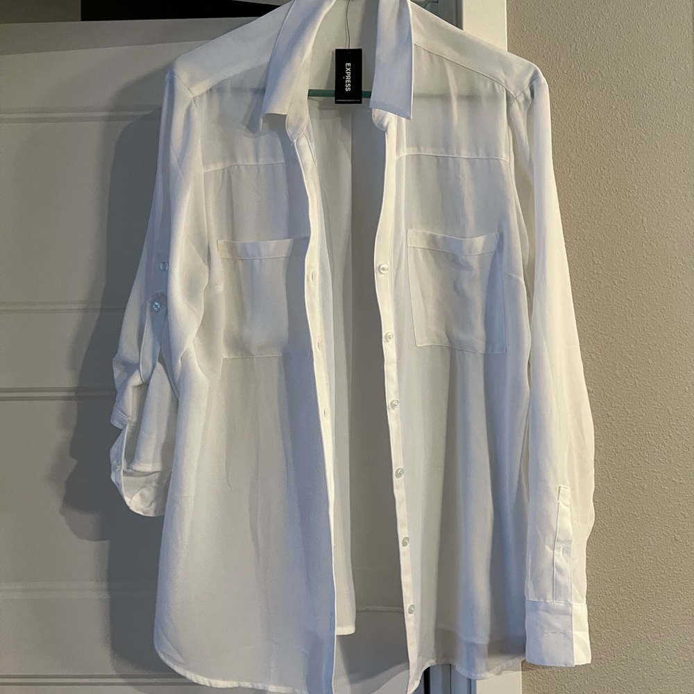 Express White Blouse with Textured Fabric and Relaxed Fit